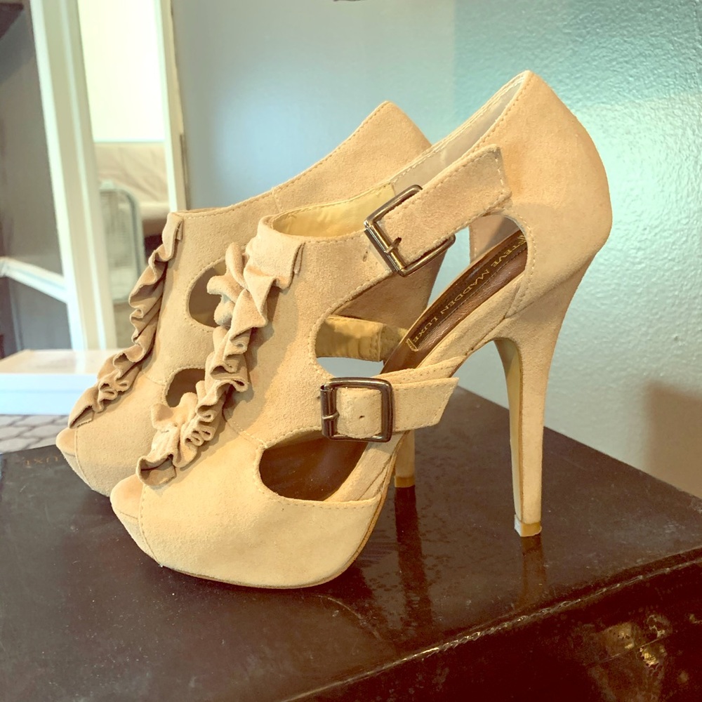 EUC Grey Platform High Heels Steve Madden Luxe